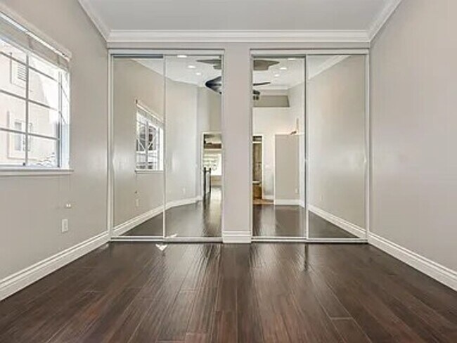 Building Photo - 10 Promontory Park