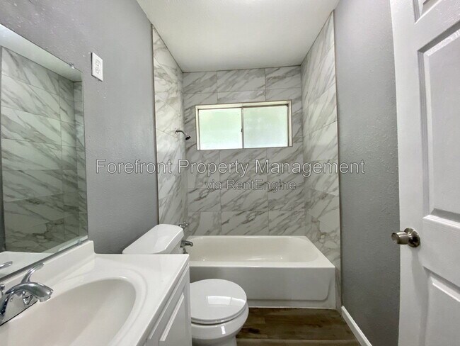 Building Photo - 4331 Avenida Prima St