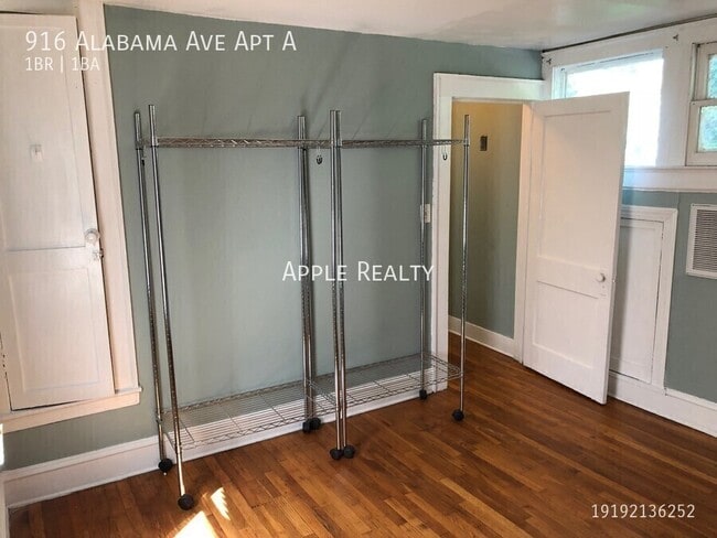 Building Photo - 916 Alabama Ave