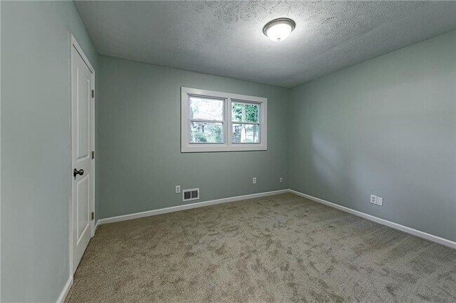 Building Photo - 3979 Potomac Dr NW
