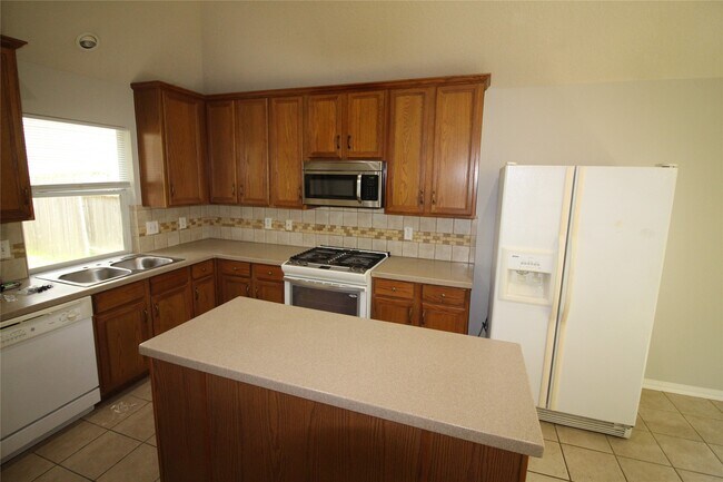 Building Photo - 1011 Lexington Green Dr