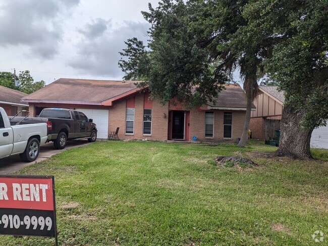 Building Photo - 1820 Aspen Ln