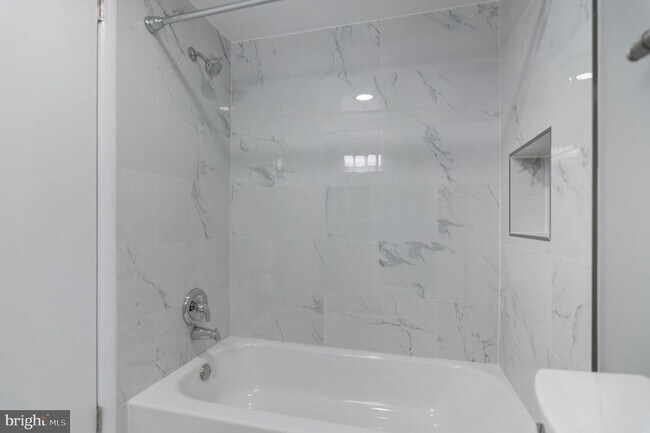 Building Photo - 3356 Woodburn Rd