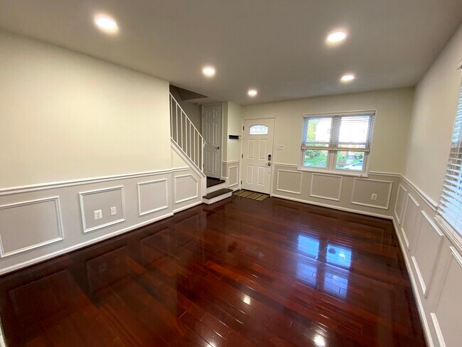 First floor - 5704 Fenwick Dr