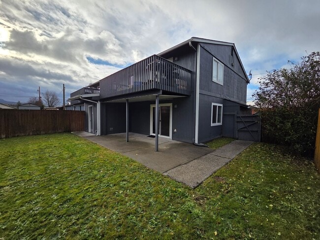 Building Photo - Newly Remodeled Two Bed One Bath Unit in the Heart of Sultan