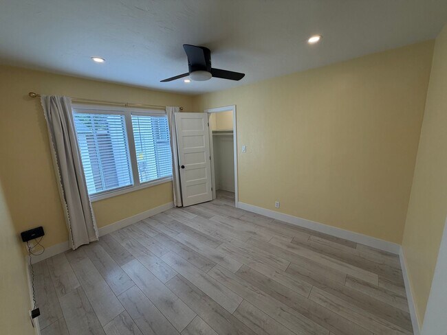 Building Photo - 3 Bedroom | 1.5 Bathroom | Single-Family Home