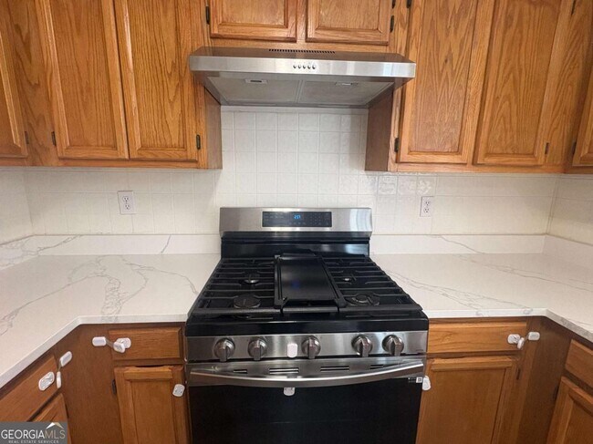 Building Photo - 3105 Binghampton Ln