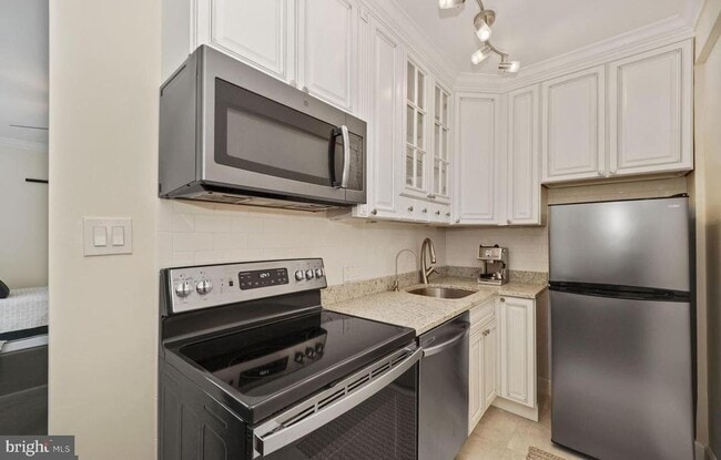 Building Photo - 3051 Idaho Ave NW