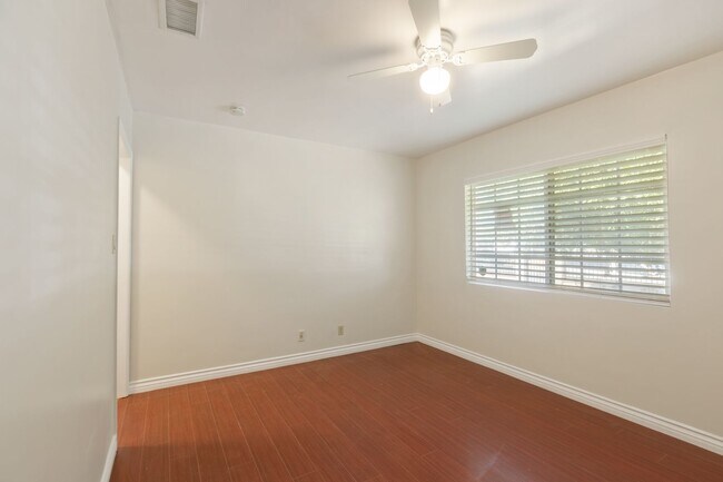 Building Photo - Spacious Mission Hills Home – Modern Comfort in a Prime Location!