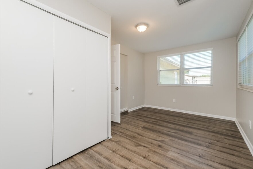 Building Photo - 9499 Hayes St