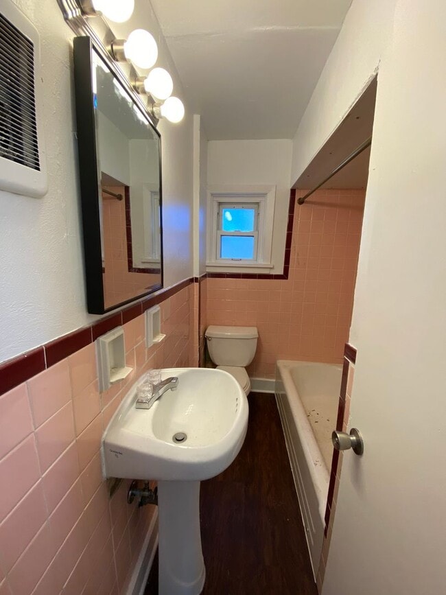 Building Photo - 440 Hays Ave