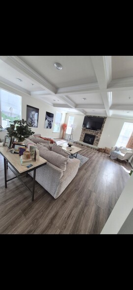 Building Photo - 16208 Tortola Dr