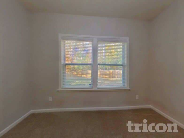 Building Photo - 9705 Thyme Court