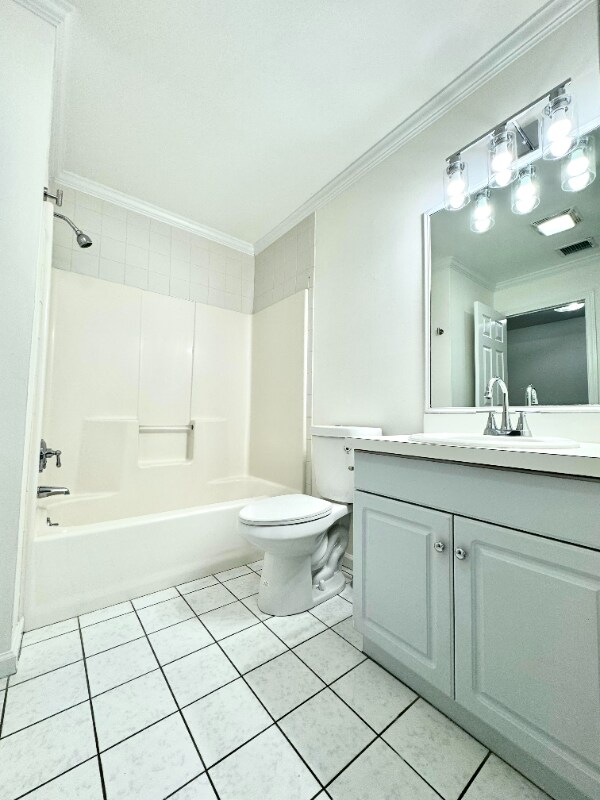 Building Photo - 73 Manorwood Dr
