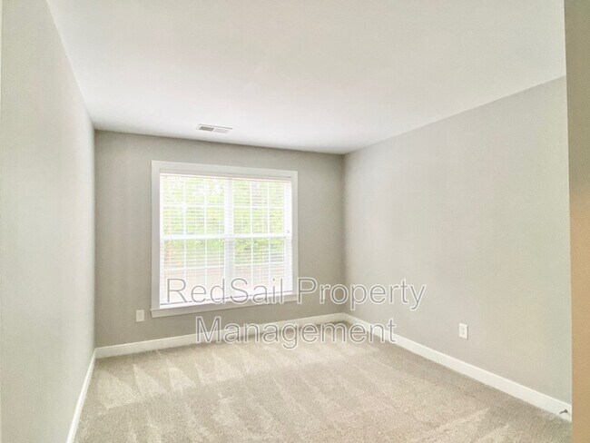Building Photo - 411 Quarterpath Rd