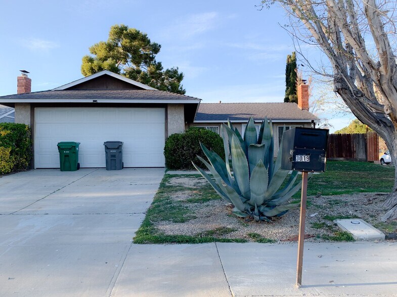 Building Photo - 3019 Brentwood Ave