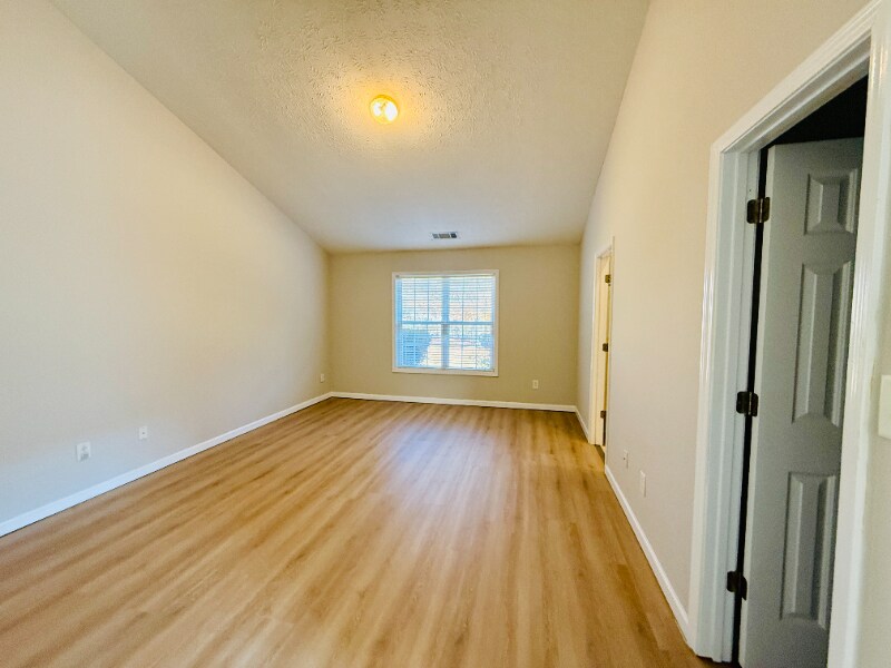 Building Photo - 2510 Cordillo Dr