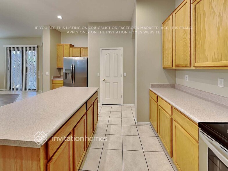 Building Photo - 2995 E Santa Rosa Dr