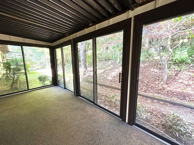 Building Photo - Black Mountain - Single Level Two Bedroom ...