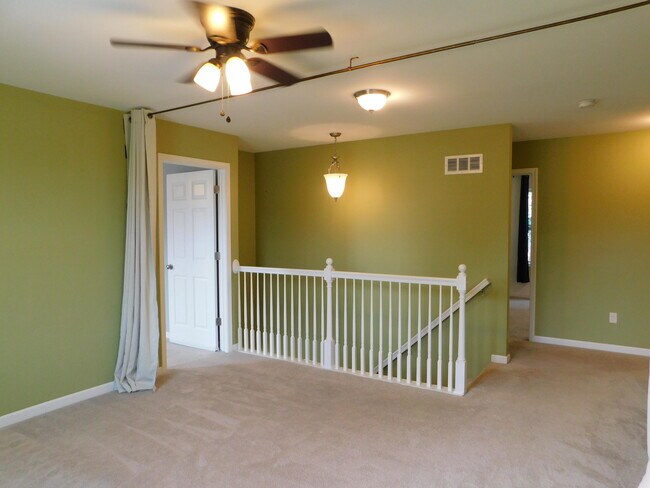 Building Photo - 4251 Lilac Ln