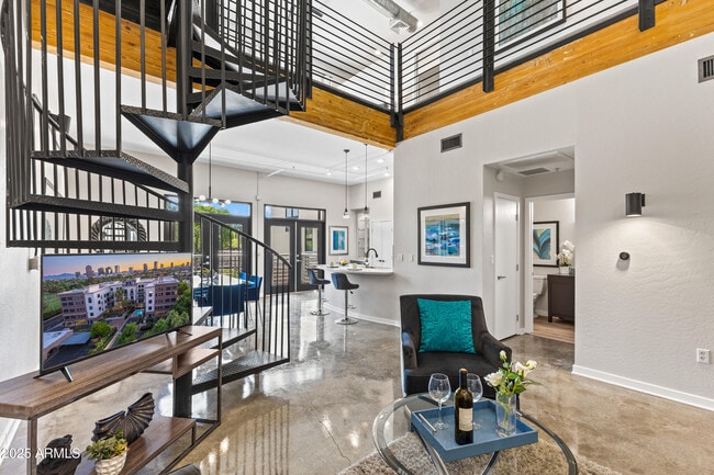 Building Photo - 914 E Osborn Rd