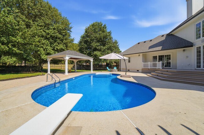 Building Photo - 3308 Kline Dr
