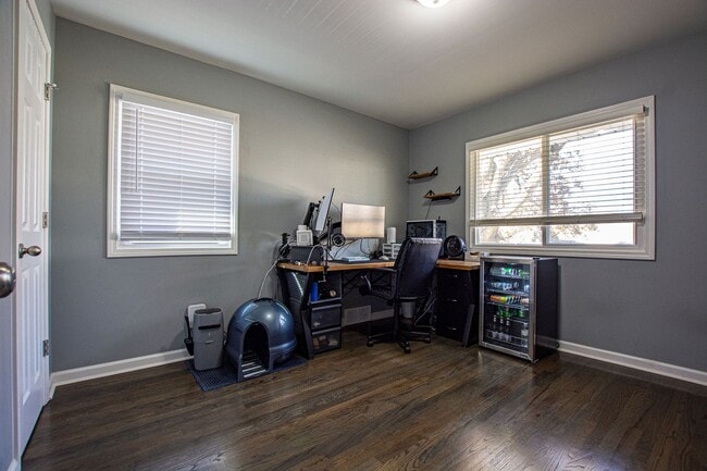 Building Photo - Beautiful 3 Bedroom / 1 Bath Home in Distr...