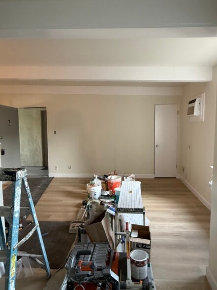 Building Photo - 2024 N Commonwealth Ave