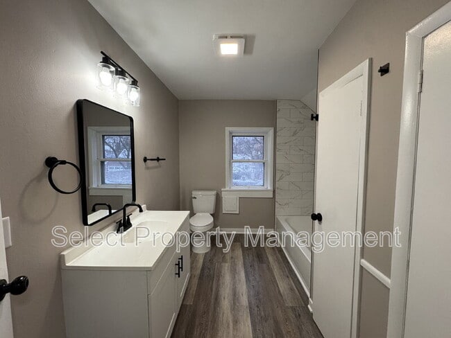 Building Photo - 3930 Webster St