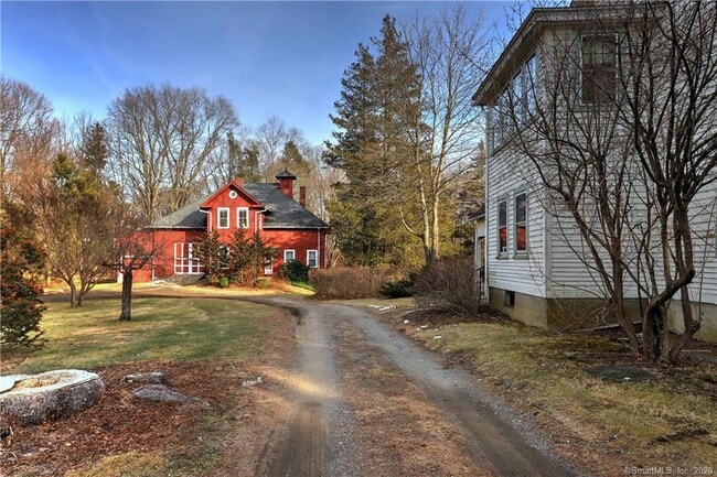 Building Photo - 473 Amity Rd