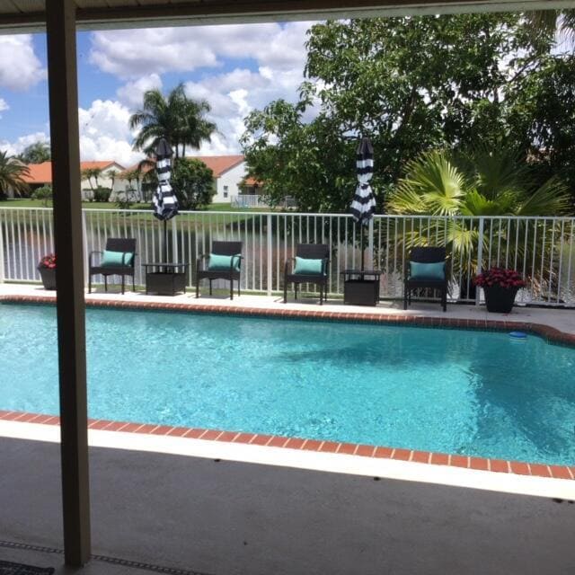 Building Photo - 10758 Cypress Bend Dr