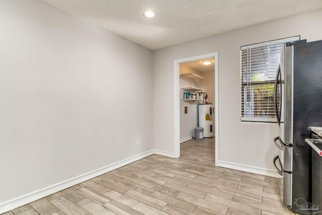 Building Photo - 207 McClure Dr