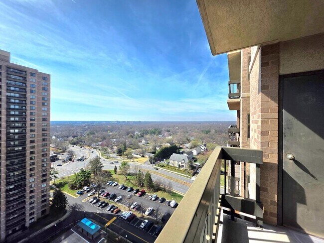 Building Photo - 5505 Seminary Rd