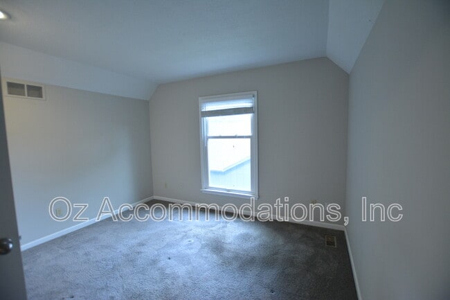 Building Photo - 1213 E Butterfield Pl