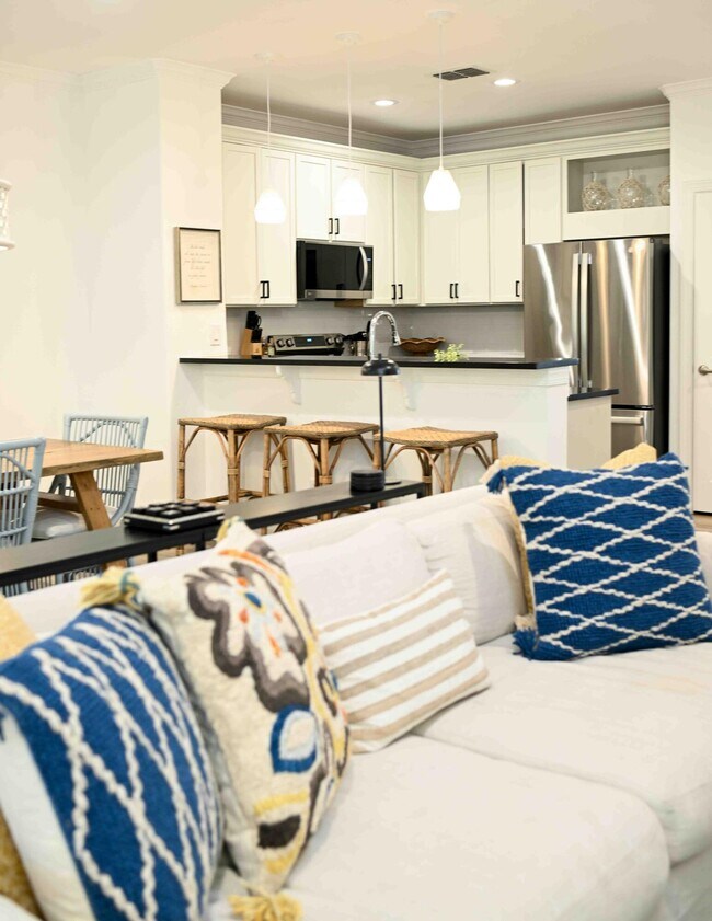 Building Photo - 90 Southaven Cir