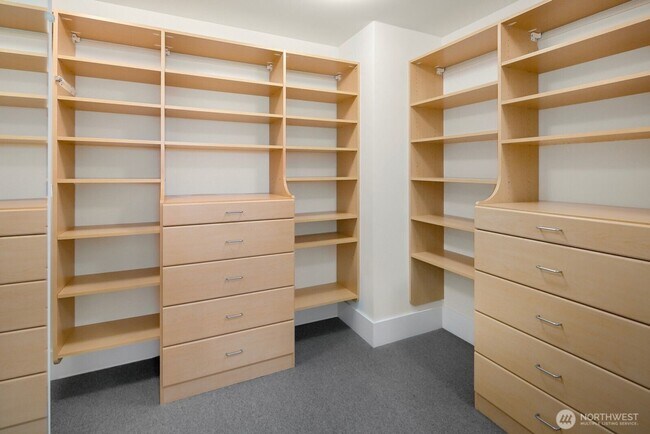 Building Photo - Light-Filled Magnolia Home with Spectacular Northwest Views