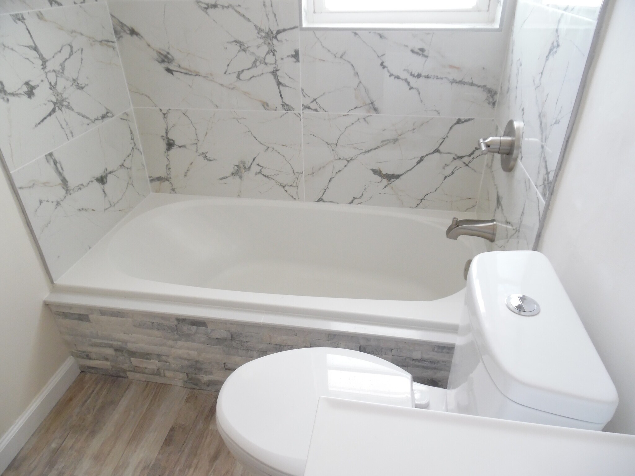 Building Photo - 1573 Biscayne Dr