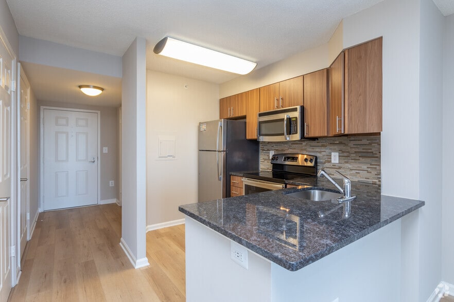 Meridian at Courthouse Commons 1401 N Taft St Arlington VA 22201 Apartment Finder