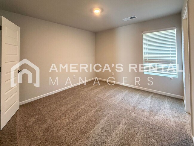 Building Photo - 651 Antler Wy