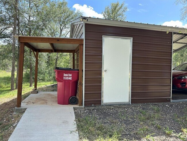 Building Photo - 399 Pope Bend N