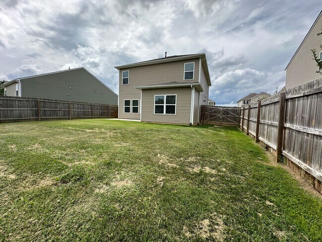 Building Photo - Modern Comfort Meets Country Serenity in Sevierville