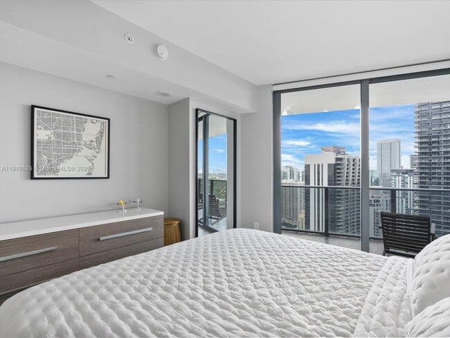 Building Photo - 801 S Miami Ave