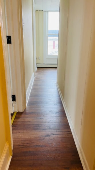 Building Photo - 80 Main St