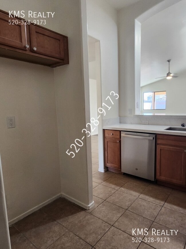 Building Photo - 6603 E Ladonna Ln