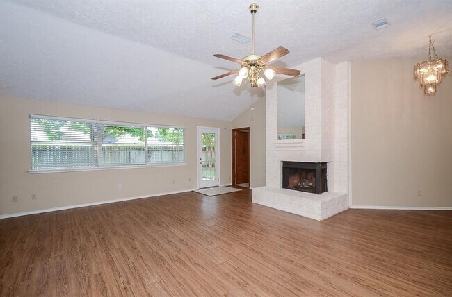 Building Photo - 1319 Silver Morning Dr