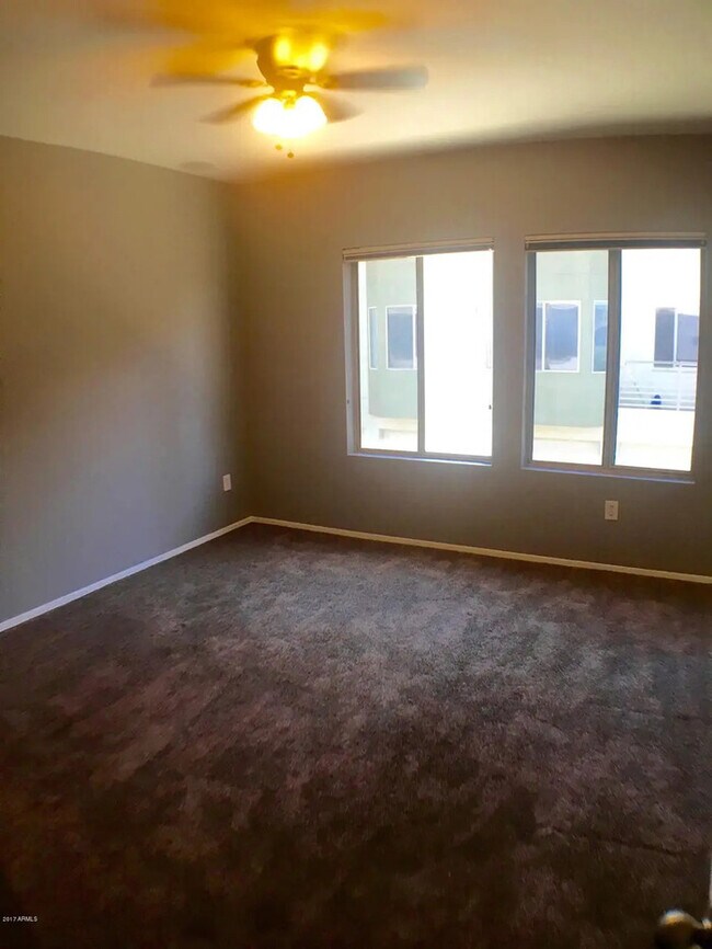 Building Photo - Stunning 2-bedroom 2 bath