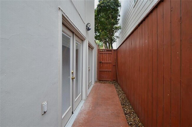 Building Photo - 5402 Gibson St