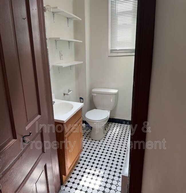 Building Photo - 4416 Locust St