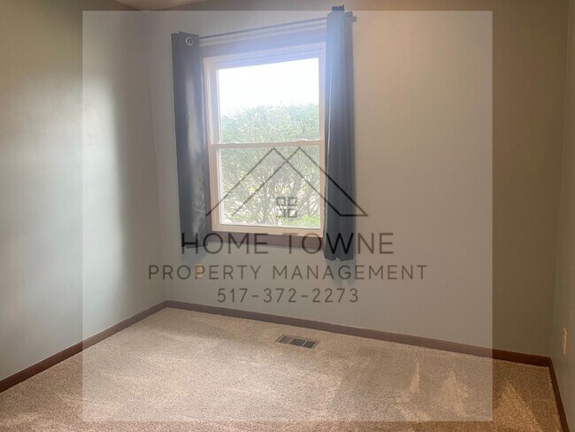 Building Photo - 1727 Kinawa Dr