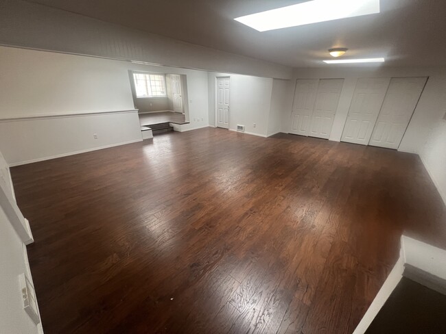 Building Photo - 105 S Granite Ave